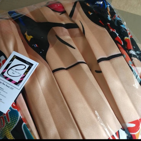 Pleated colorful graphic skirt. - Picture 2 of 4